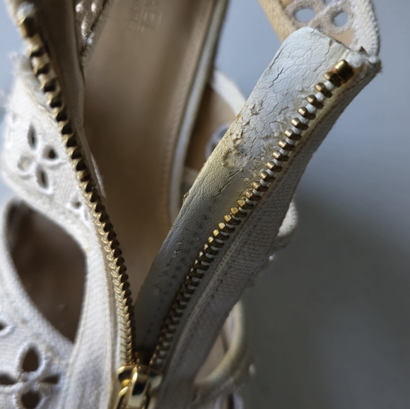 Michael Kors Damita Women’s Wedge Sandals Cream Size 6.5 - Picture 15 of 16